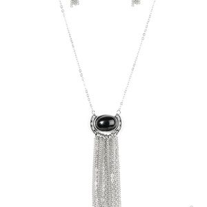 NWT silver tone tassle necklace & earring set